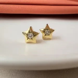 Brinco estrela ponto de luz