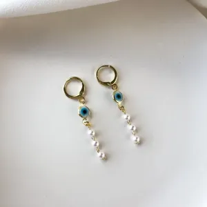 Brinco olho grego pérola