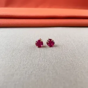 Brinco ponto de luz pink 