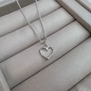 Gargantilha coração vazado zircônia Prata-925
