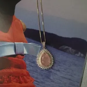 Gargantilha gota pedra fusion pêssego 