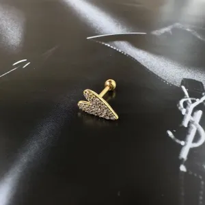 Piercing haste coração zircônia