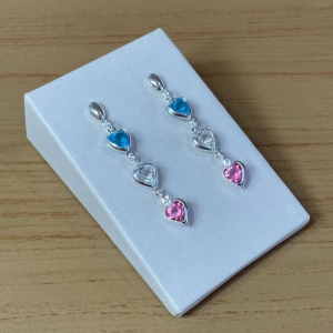 Brinco trio corações