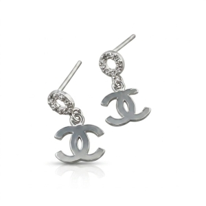 Brinco Chanel