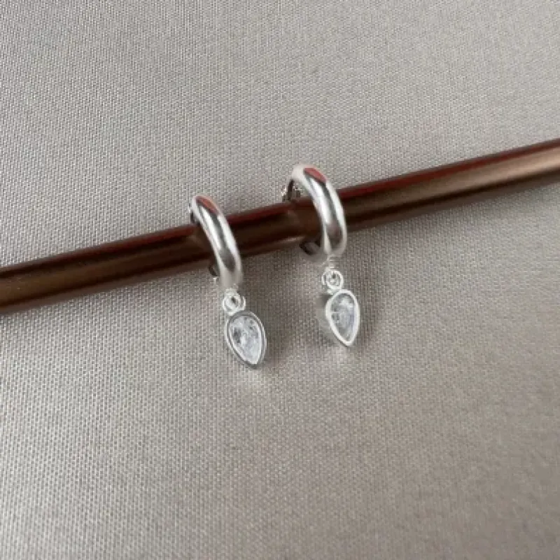 Brinco argolinha click gota Prata 925