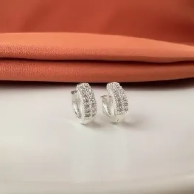 Brinco argolinha click zircônia Prata 925