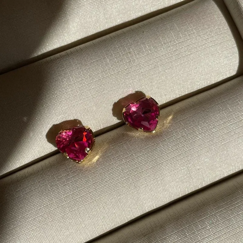 Brinco coração rosa
