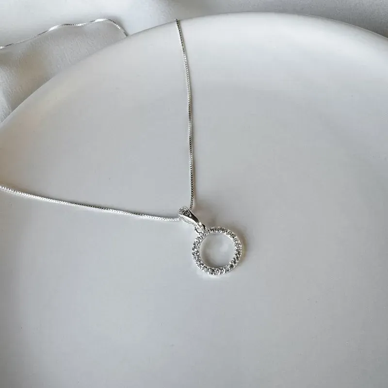 Gargantilha circulo mini zircônias - Prata 925