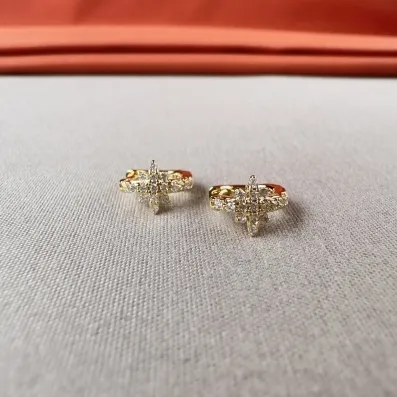 Brinco argolinha estrela zircônia 