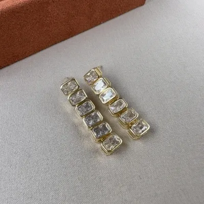 Brinco balanço cristal 
