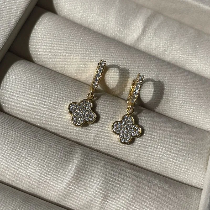 Brinco Van Cleef cristal