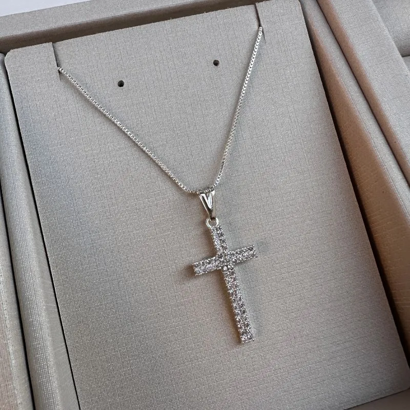 Gargantilha crucifixo